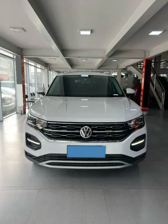 2019 Jeep Cherokee 2.0T 234HP L4 9AT,autocango,china used car exporter,china ev exporter,chinese used car exporter,chinese used ev exporter