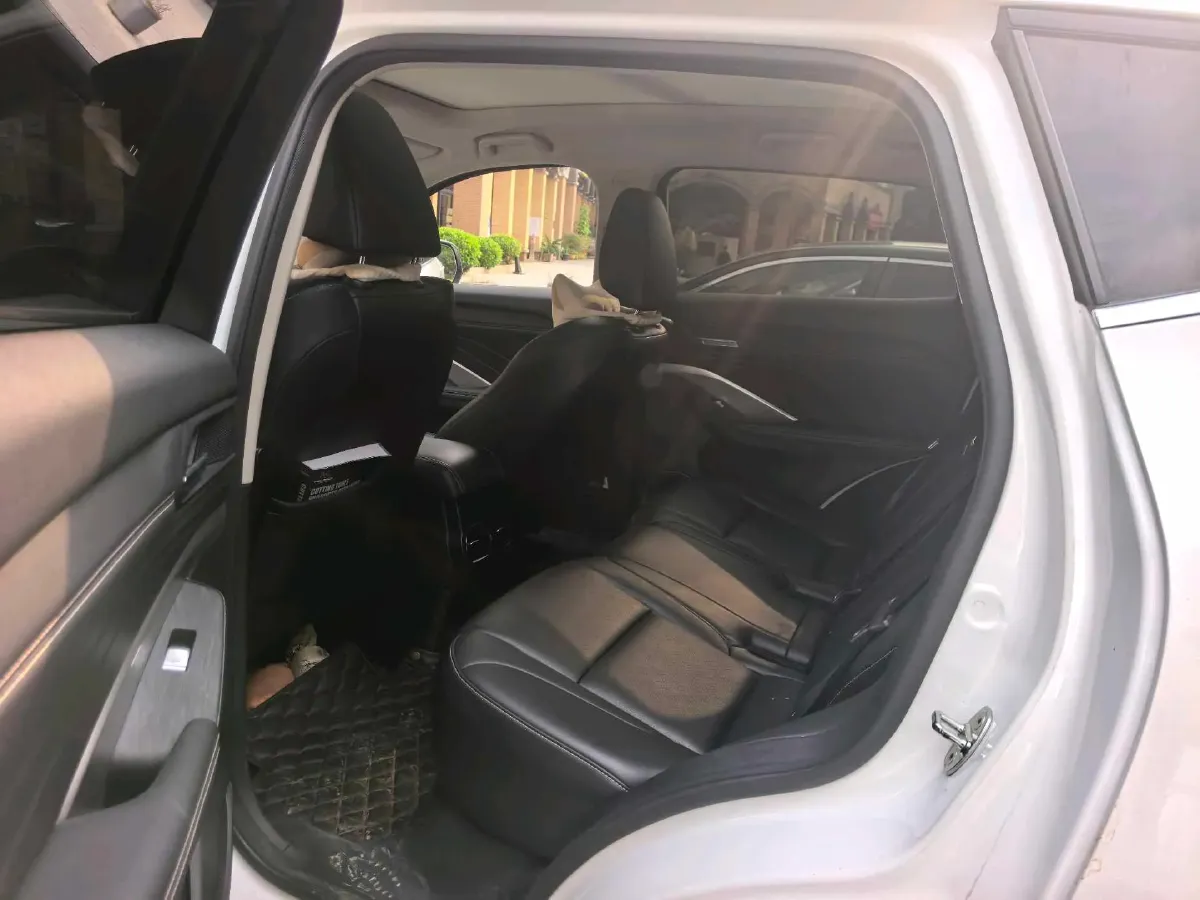 2021 WEY VV6 2.0T 227HP L4 7DCT,autocango,china used car exporter,china ev exporter,chinese used car exporter,chinese used ev exporter