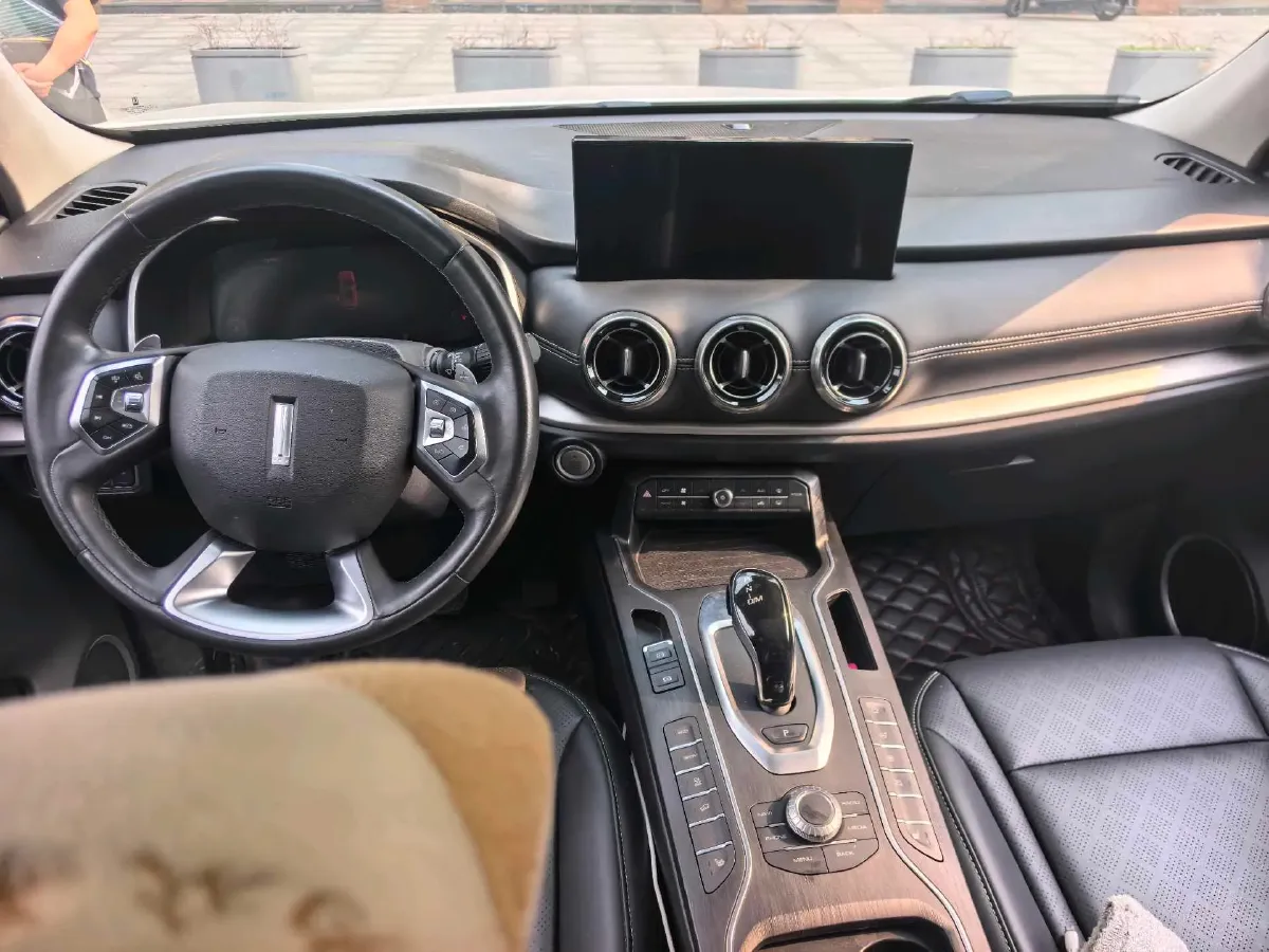 2021 WEY VV6 2.0T 227HP L4 7DCT,autocango,china used car exporter,china ev exporter,chinese used car exporter,chinese used ev exporter