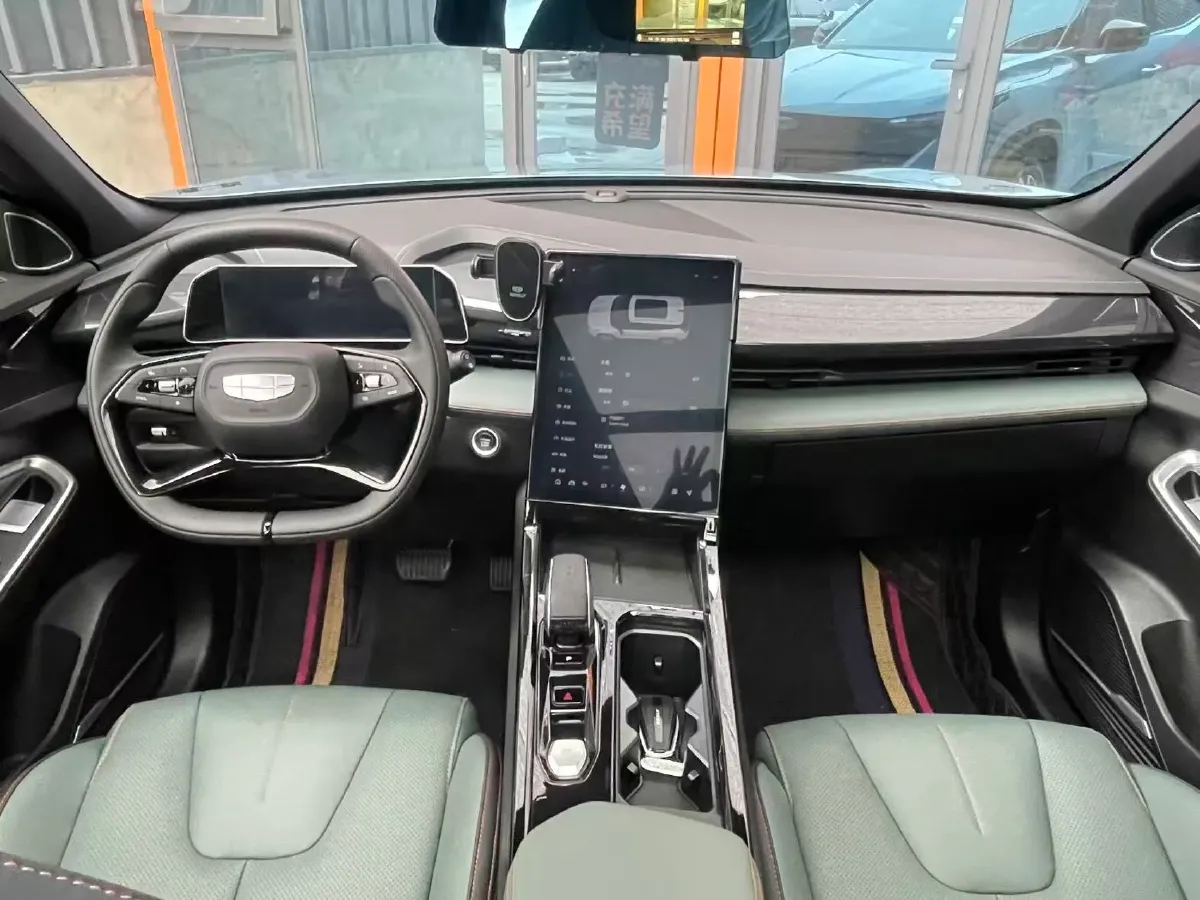 2024 Geely Azkarra 1.5T 181HP L4 7DCT,autocango,china used car exporter,china ev exporter,chinese used car exporter,chinese used ev exporter