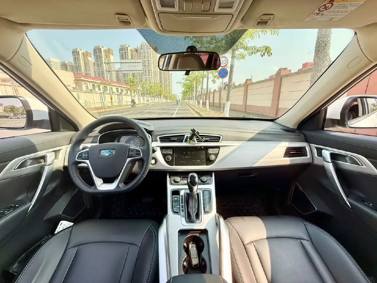 2017 Bestune X80 2.0L 147HP L4 6AT,autocango,china used car exporter,china ev exporter,chinese used car exporter,chinese used ev exporter