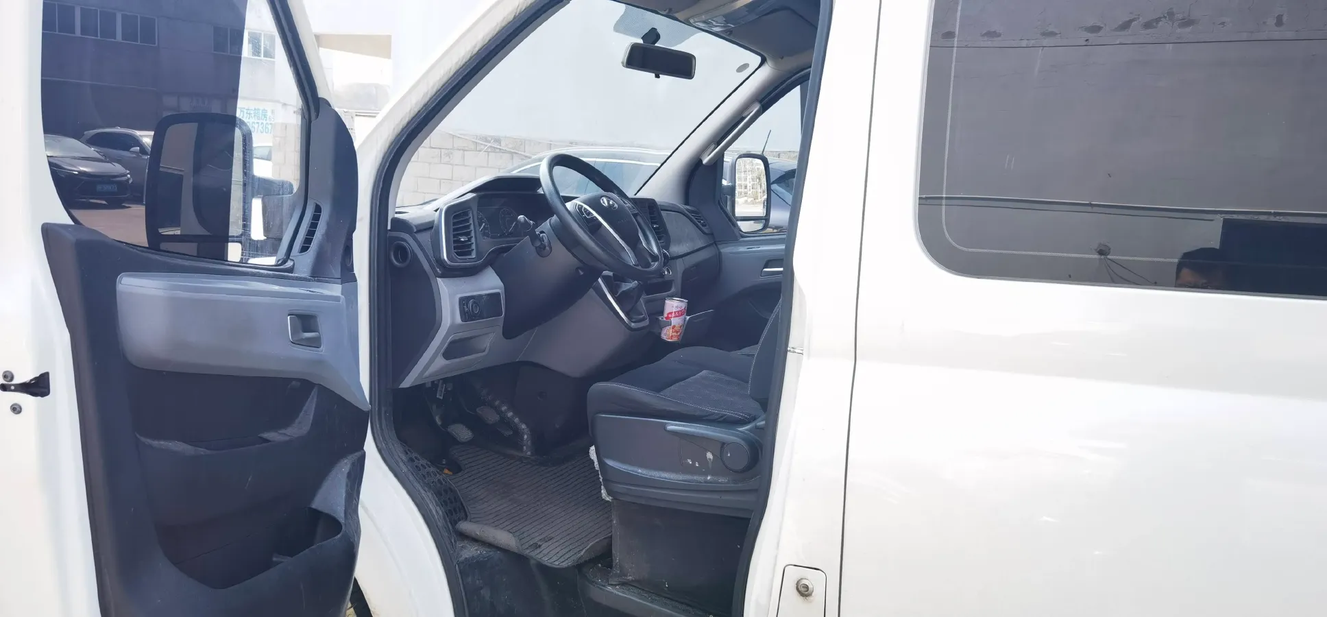 2024 MAXUS XinTu V80 2.0T 147HP L4 6SMG,autocango,china used car exporter,china ev exporter,chinese used car exporter,chinese used ev exporter