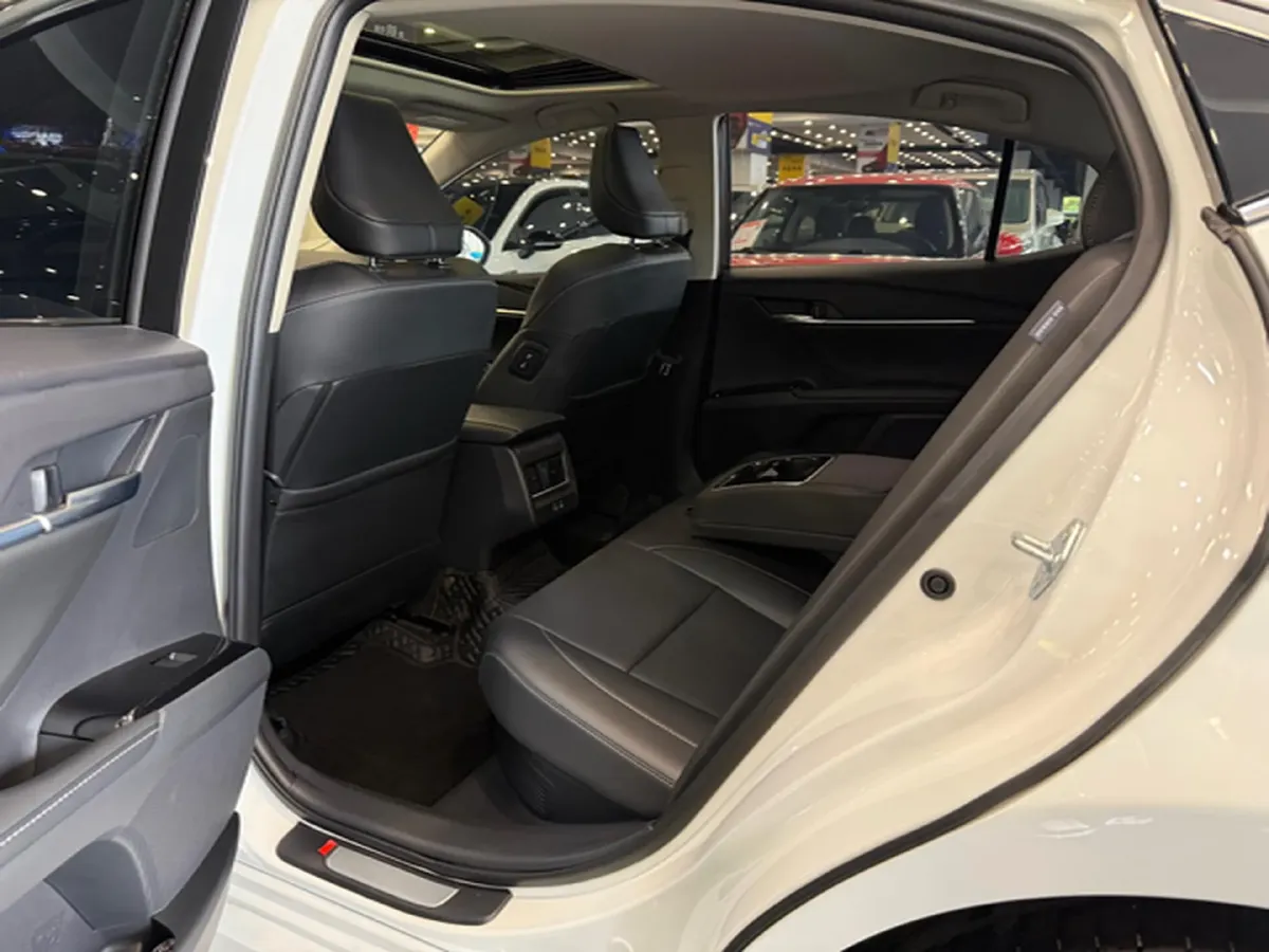 2024 Toyota Camry 2.0L 152HP L4 E-CVT Hybrid,autocango,china used car exporter,china ev exporter,chinese used car exporter,chinese used ev exporter