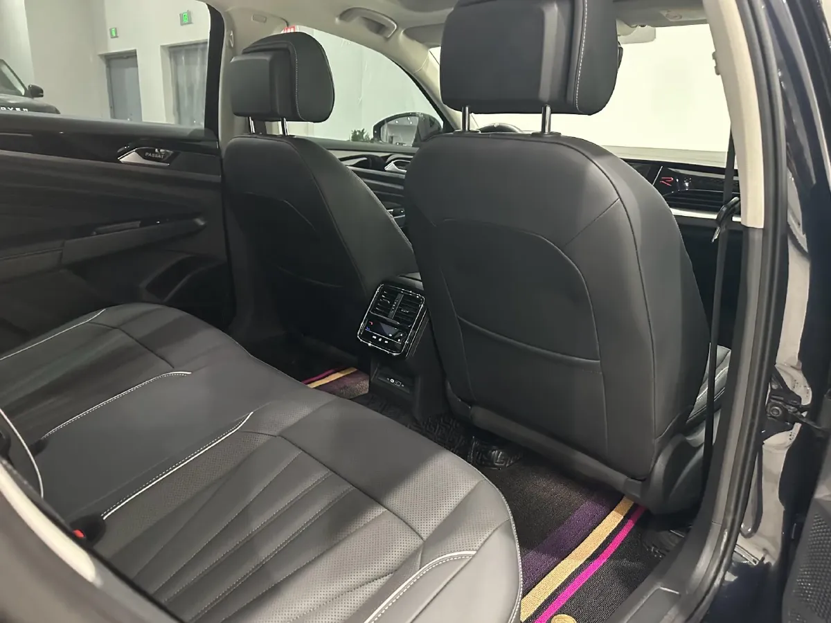 2024 Volkswagen Passat 2.0T 220HP L4 7DCT,autocango,china used car exporter,china ev exporter,chinese used car exporter,chinese used ev exporter