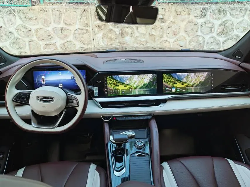 2021 Geely Monjaro 2.0T 218HP L4 7DCT,autocango,china used car exporter,china ev exporter,chinese used car exporter,chinese used ev exporter