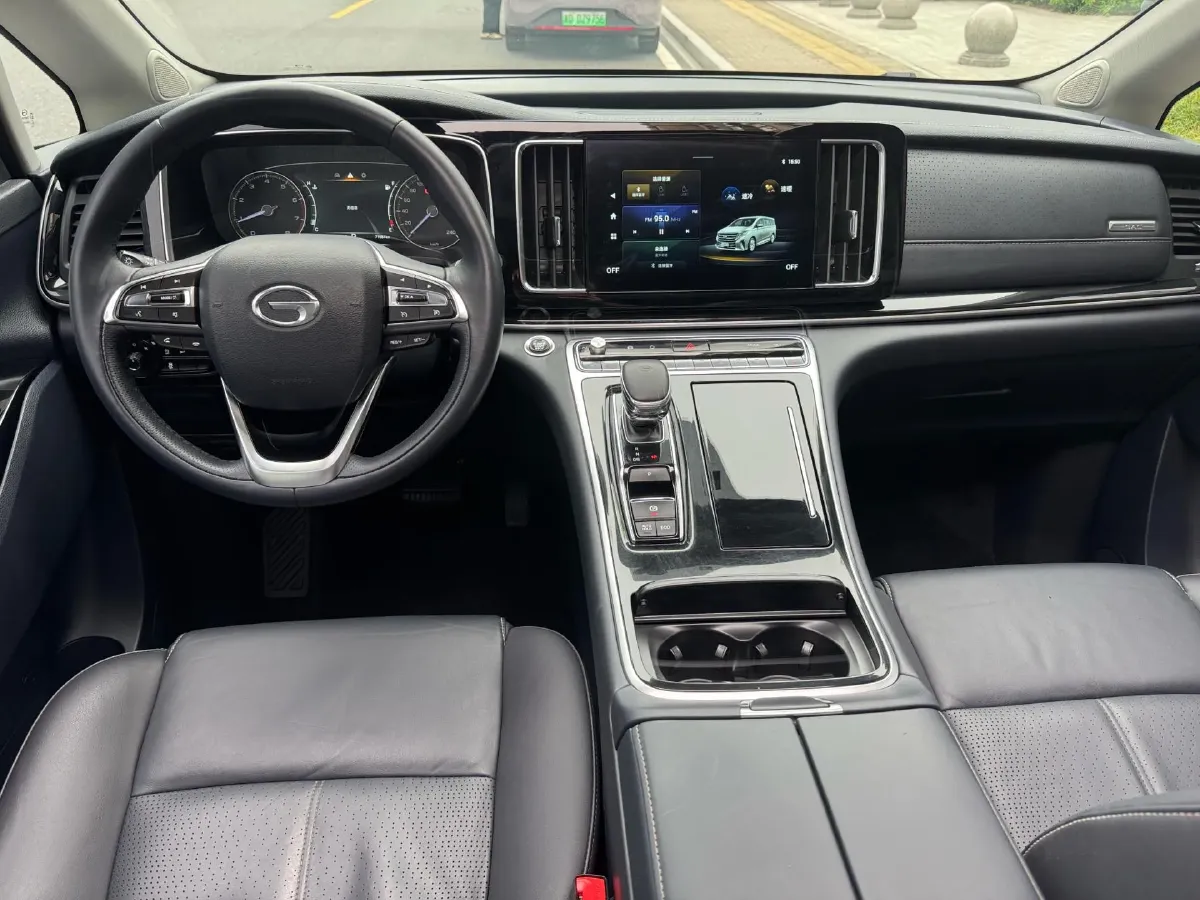 2021 GAC Trumpchi M8 2.0T 252HP L4 8AT,autocango,china used car exporter,china ev exporter,chinese used car exporter,chinese used ev exporter