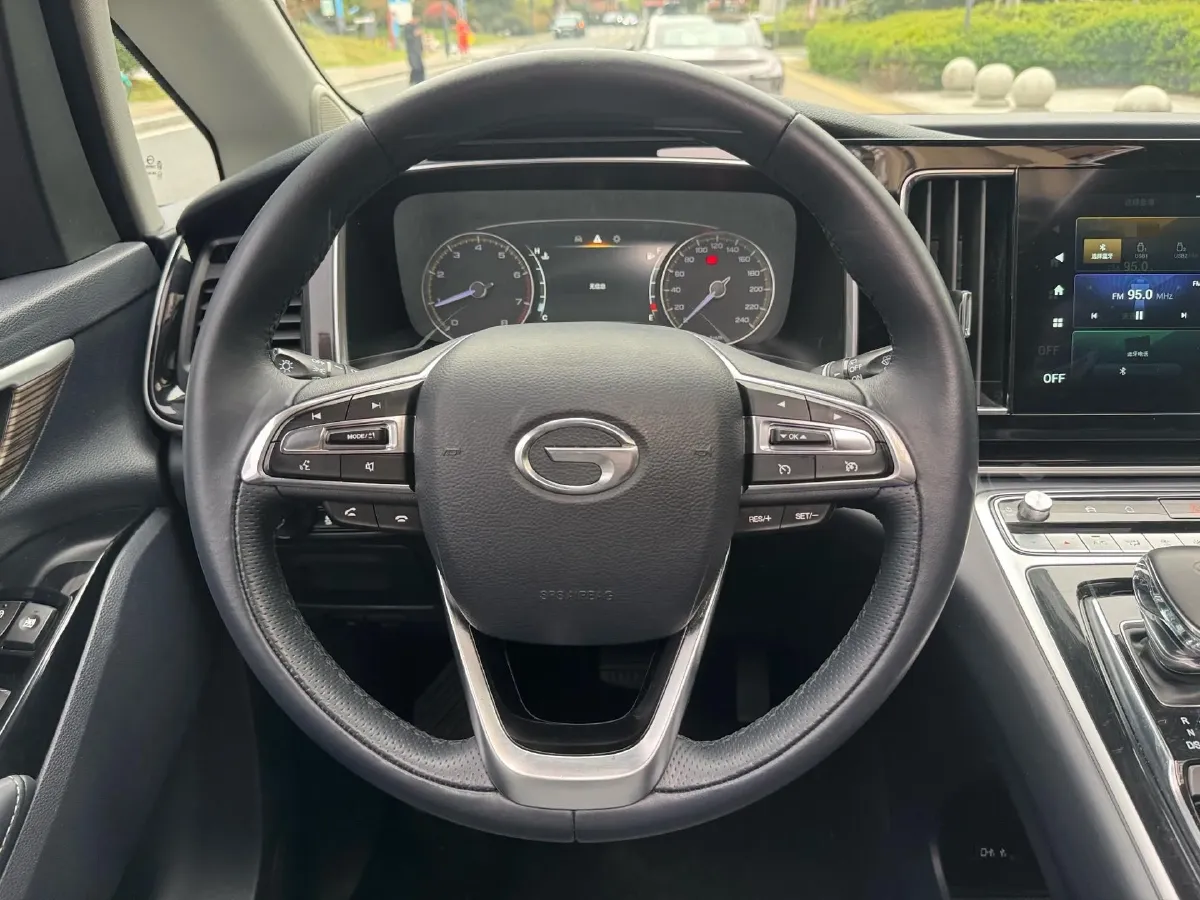 2021 GAC Trumpchi M8 2.0T 252HP L4 8AT,autocango,china used car exporter,china ev exporter,chinese used car exporter,chinese used ev exporter