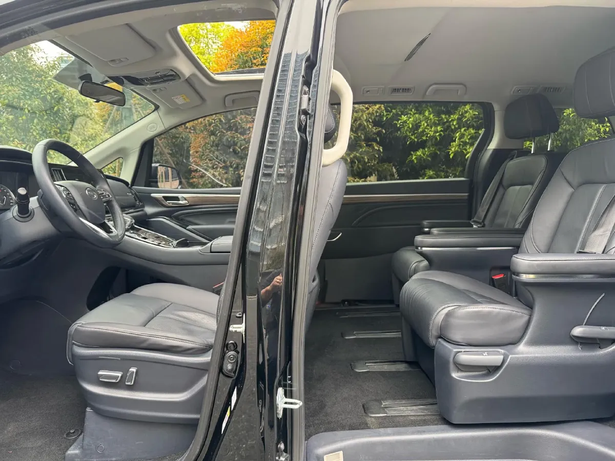 2021 GAC Trumpchi M8 2.0T 252HP L4 8AT,autocango,china used car exporter,china ev exporter,chinese used car exporter,chinese used ev exporter