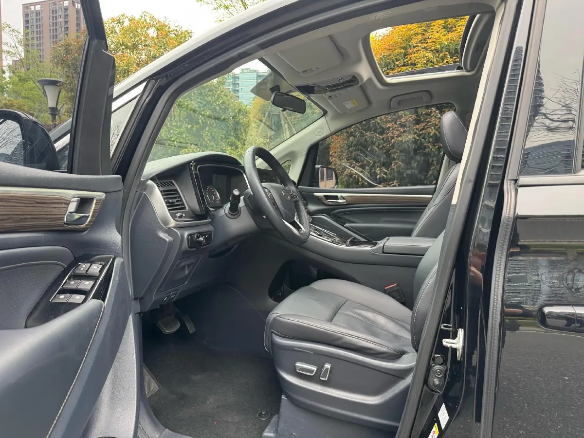 2021 GAC Trumpchi M8 2.0T 252HP L4 8AT,autocango,china used car exporter,china ev exporter,chinese used car exporter,chinese used ev exporter