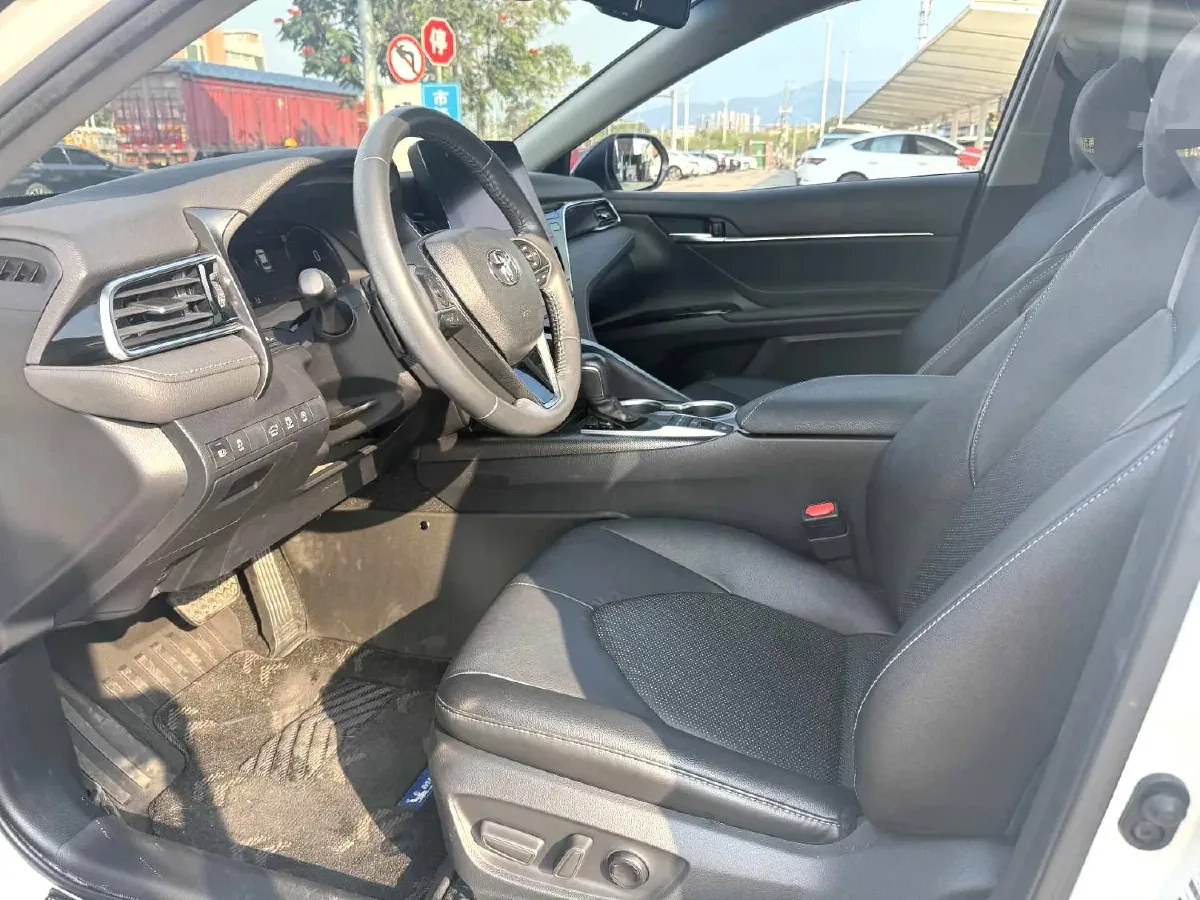 2021 Toyota Camry 2.5L 209HP L4 8AT,autocango,china used car exporter,china ev exporter,chinese used car exporter,chinese used ev exporter