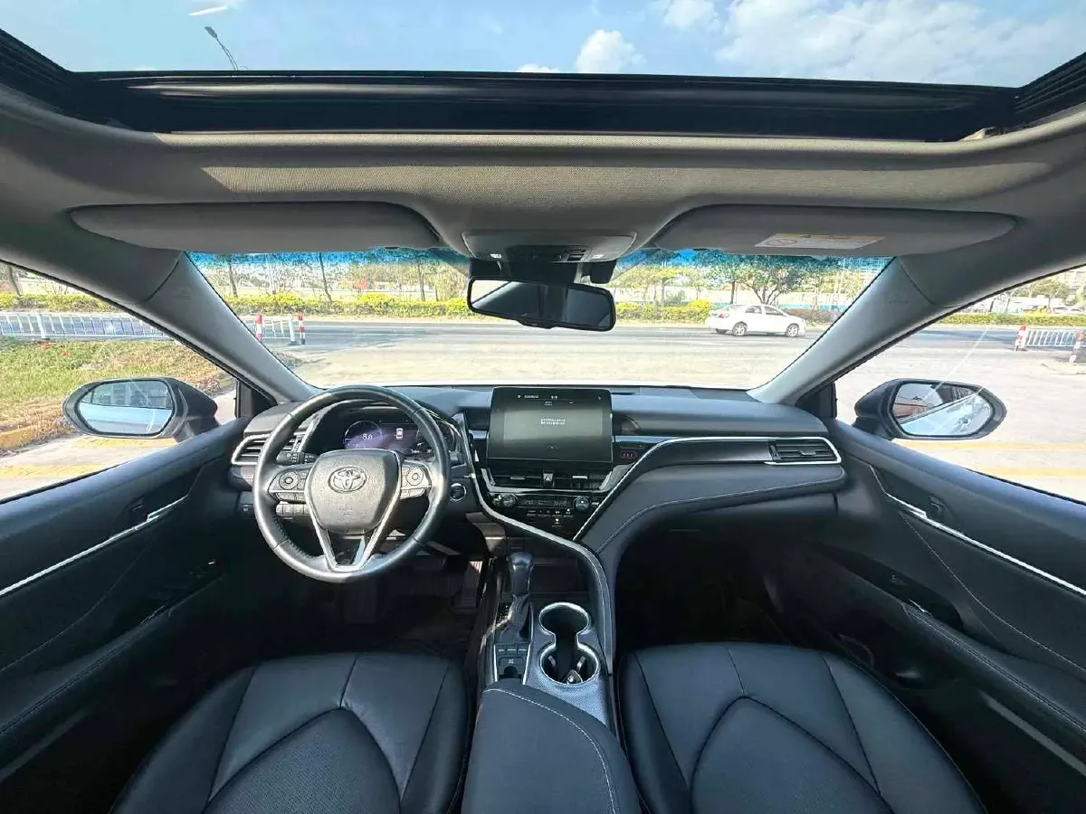 2021 Toyota Camry 2.5L 209HP L4 8AT,autocango,china used car exporter,china ev exporter,chinese used car exporter,chinese used ev exporter