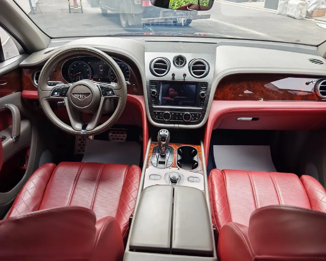 2017 Bentley Bentayga 6.0T 608HP W12 8AT,autocango,china used car exporter,china ev exporter,chinese used car exporter,chinese used ev exporter