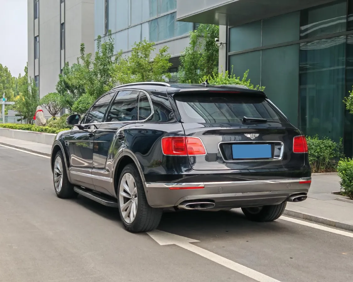 2017 Bentley Bentayga 6.0T 608HP W12 8AT,autocango,china used car exporter,china ev exporter,chinese used car exporter,chinese used ev exporter