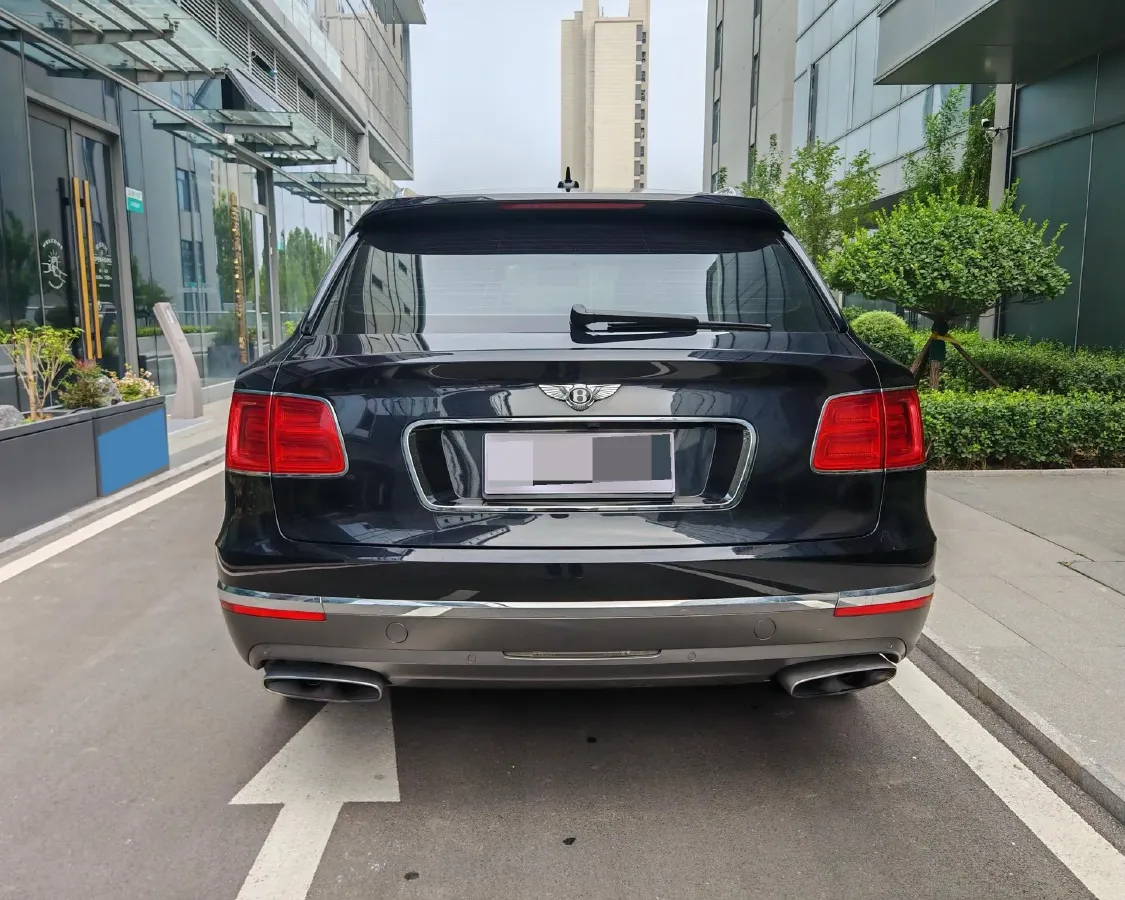 2017 Bentley Bentayga 6.0T 608HP W12 8AT,autocango,china used car exporter,china ev exporter,chinese used car exporter,chinese used ev exporter