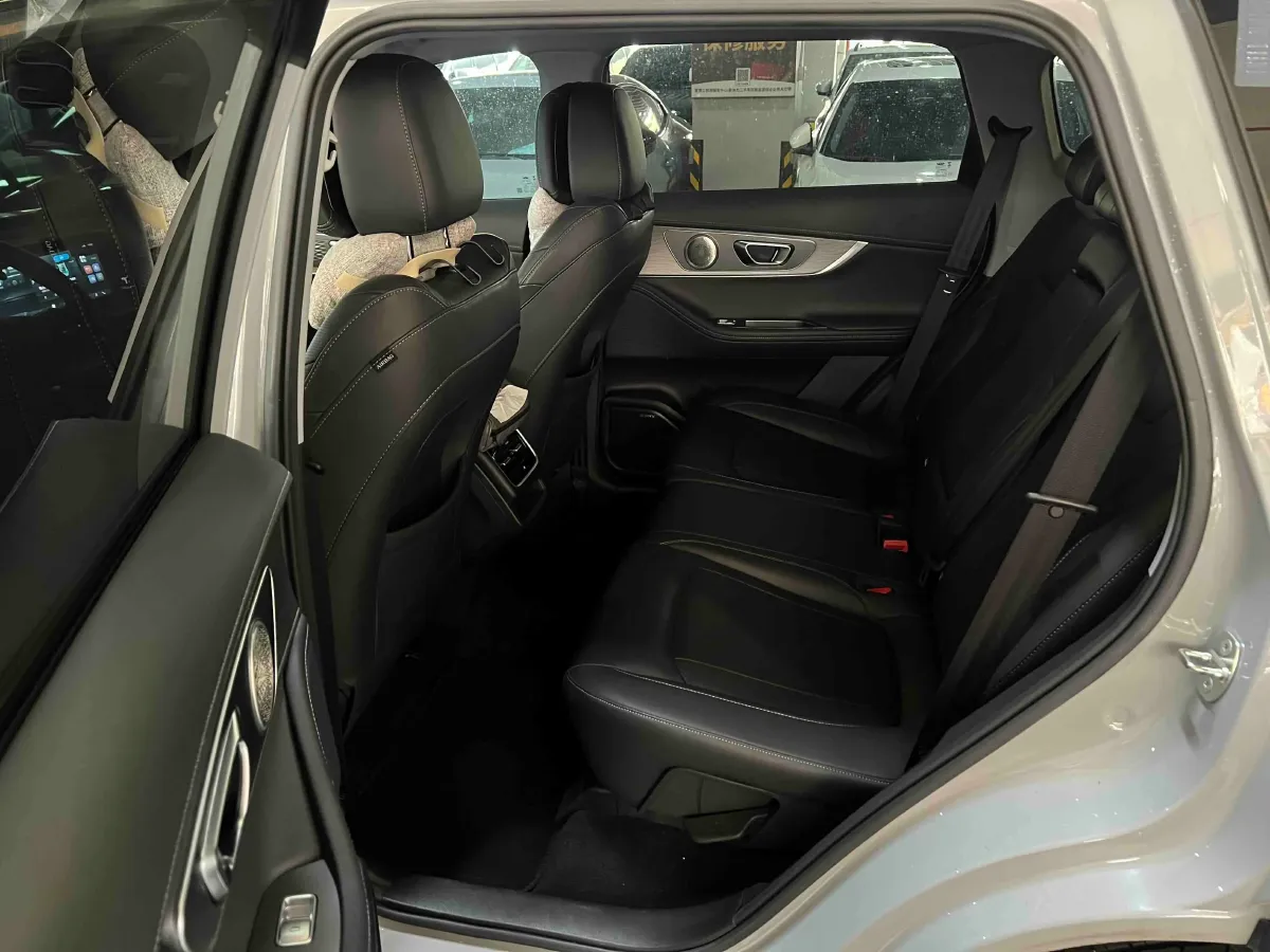 2024 Chery Tiggo 8 PRO 1.6T 197HP L4 7DCT,autocango,china used car exporter,china ev exporter,chinese used car exporter,chinese used ev exporter