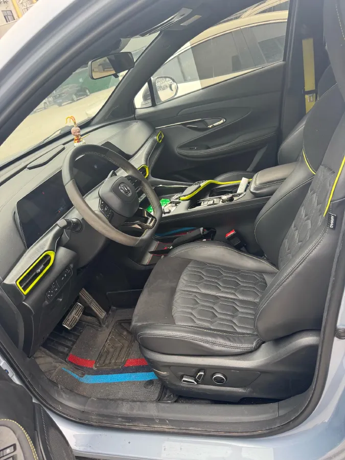 2021 ChangAn UNI-T 1.5T 180HP L4 7DCT,autocango,china used car exporter,china ev exporter,chinese used car exporter,chinese used ev exporter