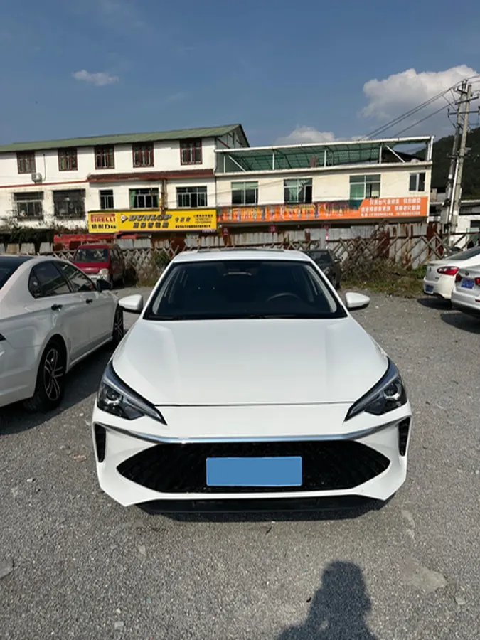 2023 Roewe i5 1.5L 129HP L4 CVT,autocango,china used car exporter,china ev exporter,chinese used car exporter,chinese used ev exporter