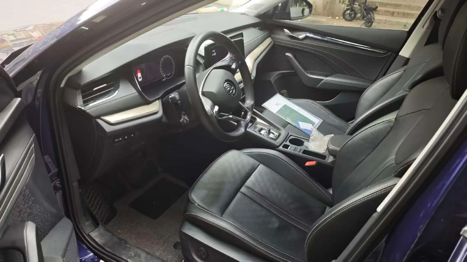 2022 Skoda Octavia 1.4T 150HP L4 7DCT,autocango,china used car exporter,china ev exporter,chinese used car exporter,chinese used ev exporter