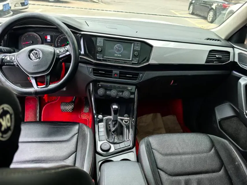 2019 MINI CLUBMAN 1.5T 102HP L3 6AT,autocango,china used car exporter,china ev exporter,chinese used car exporter,chinese used ev exporter