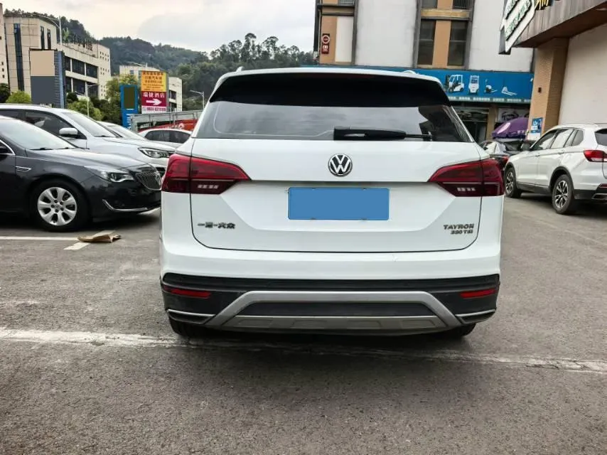 2019 MINI CLUBMAN 1.5T 102HP L3 6AT,autocango,china used car exporter,china ev exporter,chinese used car exporter,chinese used ev exporter
