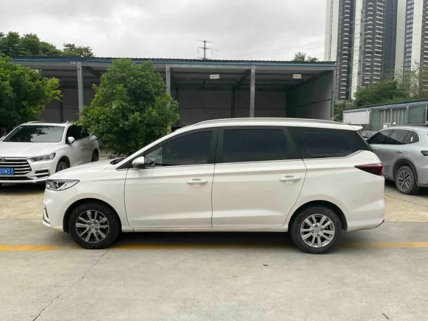 2019 BaoJun 360 1.5L 105HP L4 CVT,autocango,china used car exporter,china ev exporter,chinese used car exporter,chinese used ev exporter