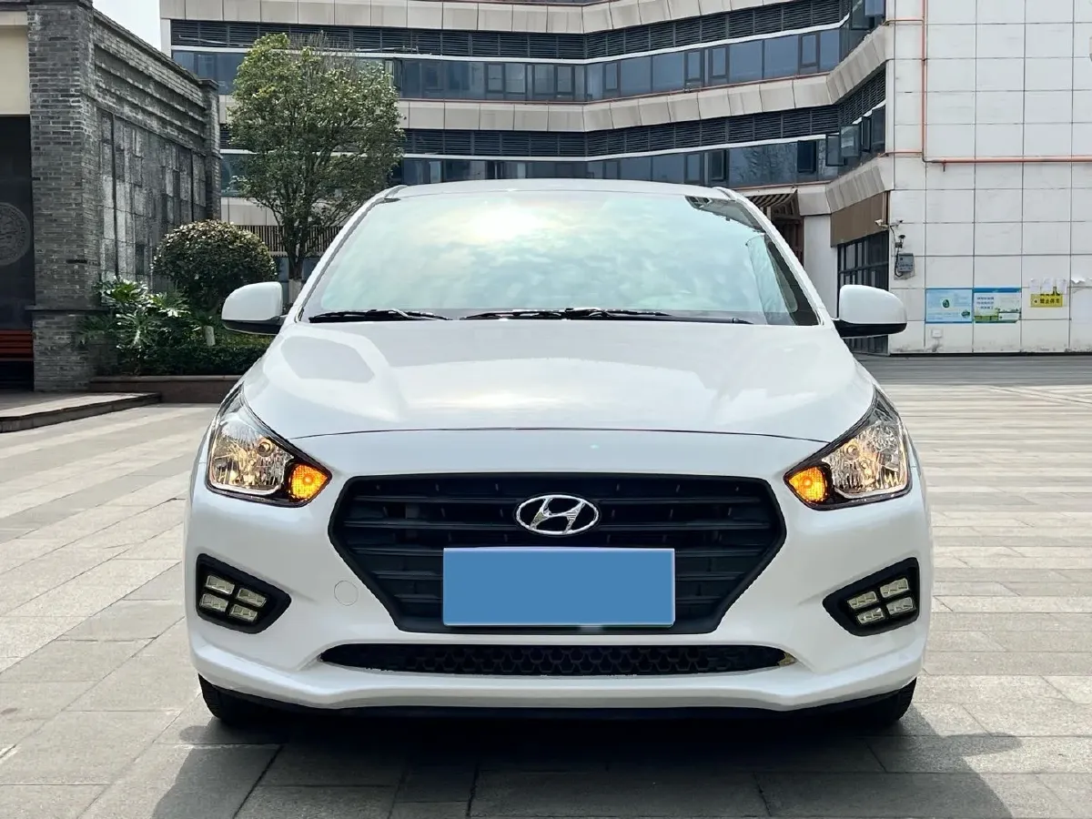 2017 Hyundai Reina 1.4L 95HP L4 5MT,autocango,china used car exporter,china ev exporter,chinese used car exporter,chinese used ev exporter