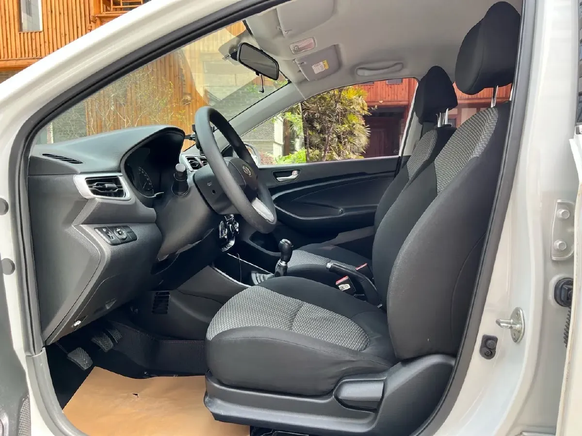 2017 Hyundai Reina 1.4L 95HP L4 5MT,autocango,china used car exporter,china ev exporter,chinese used car exporter,chinese used ev exporter