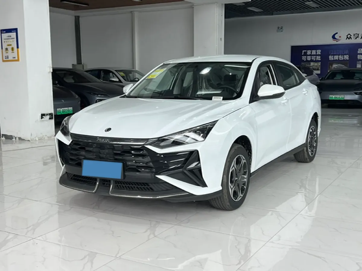 2025 DongFeng Aeolus YiXuan 1.5L 125HP L4 6DCT,autocango,china used car exporter,china ev exporter,chinese used car exporter,chinese used ev exporter