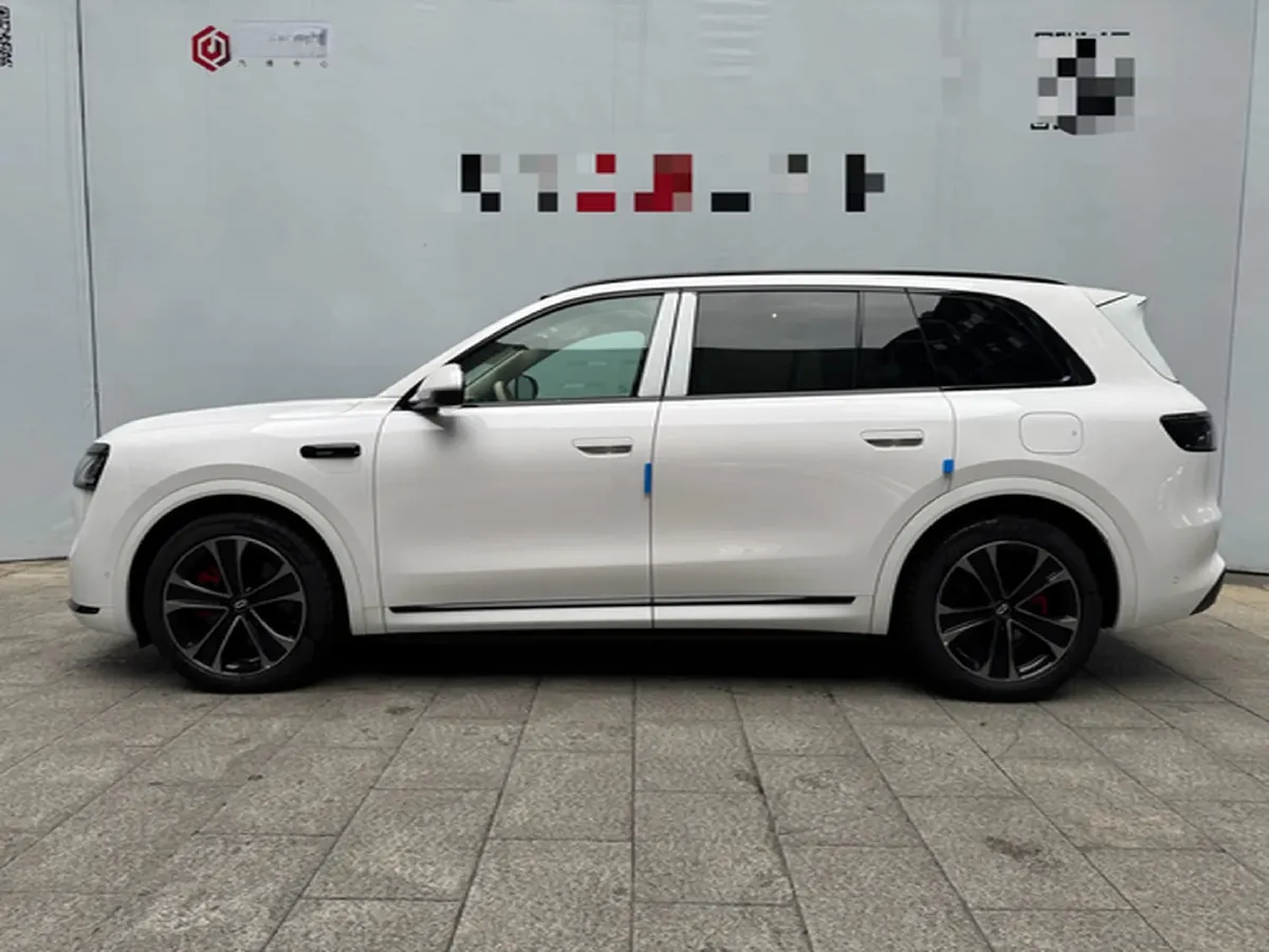 2025 AITO AITO M8 REEV 160HP REEV 53.4KWH,autocango,china used car exporter,china ev exporter,chinese used car exporter,chinese used ev exporter