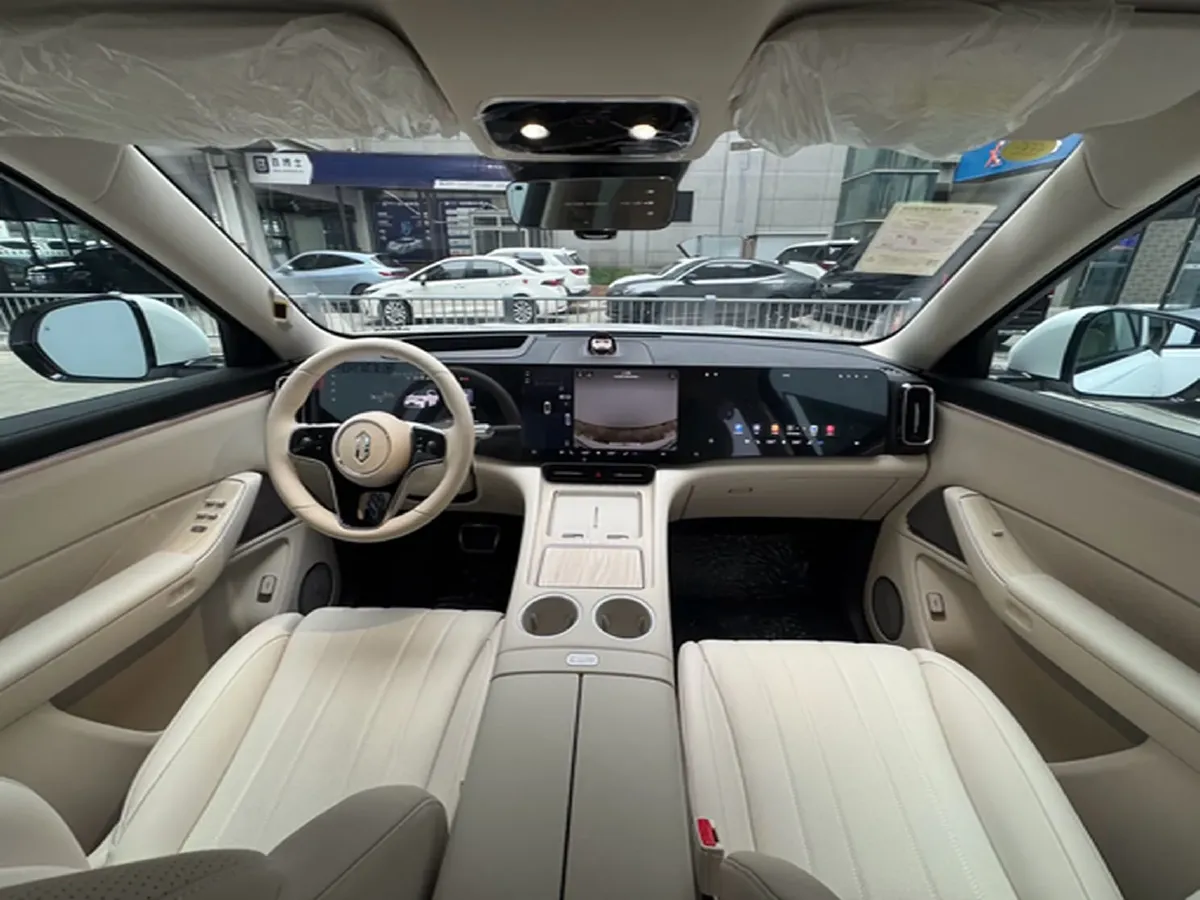 2025 AITO AITO M8 REEV 160HP REEV 53.4KWH,autocango,china used car exporter,china ev exporter,chinese used car exporter,chinese used ev exporter