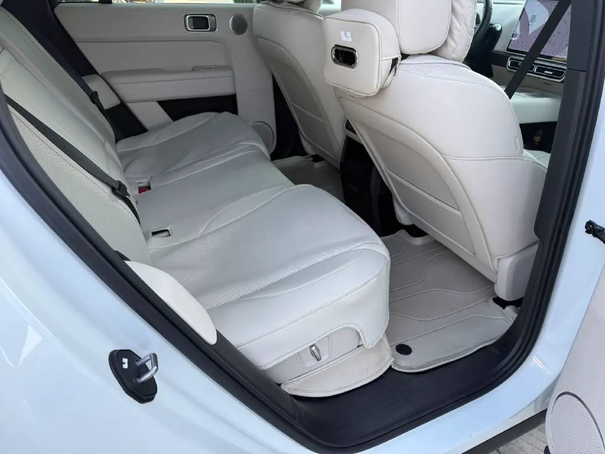 2024 Li L6 Range Extended 154HP L4 REEV 36.8KWH,autocango,china used car exporter,china ev exporter,chinese used car exporter,chinese used ev exporter