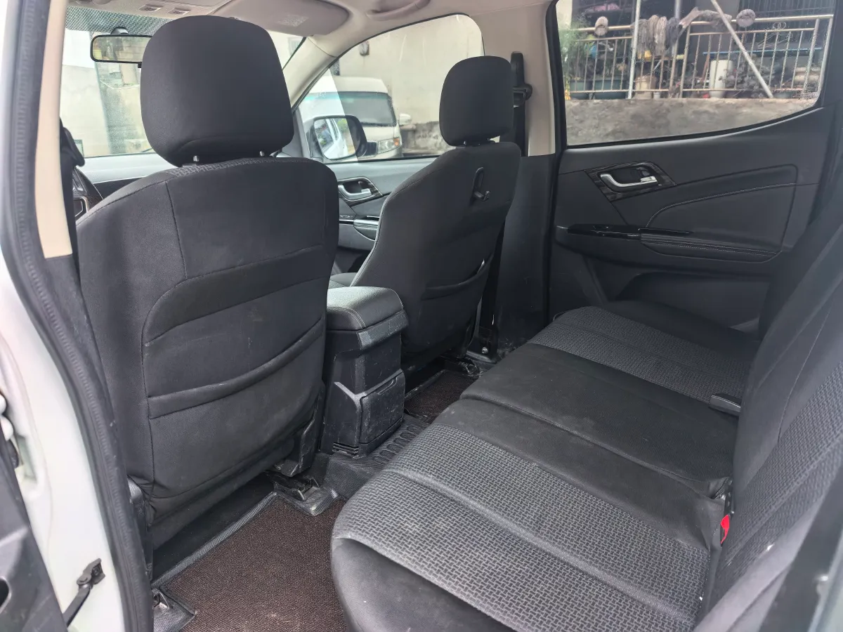 2020 Isuzu LingTuo 2.5T 150HP L4 6MT,autocango,china used car exporter,china ev exporter,chinese used car exporter,chinese used ev exporter