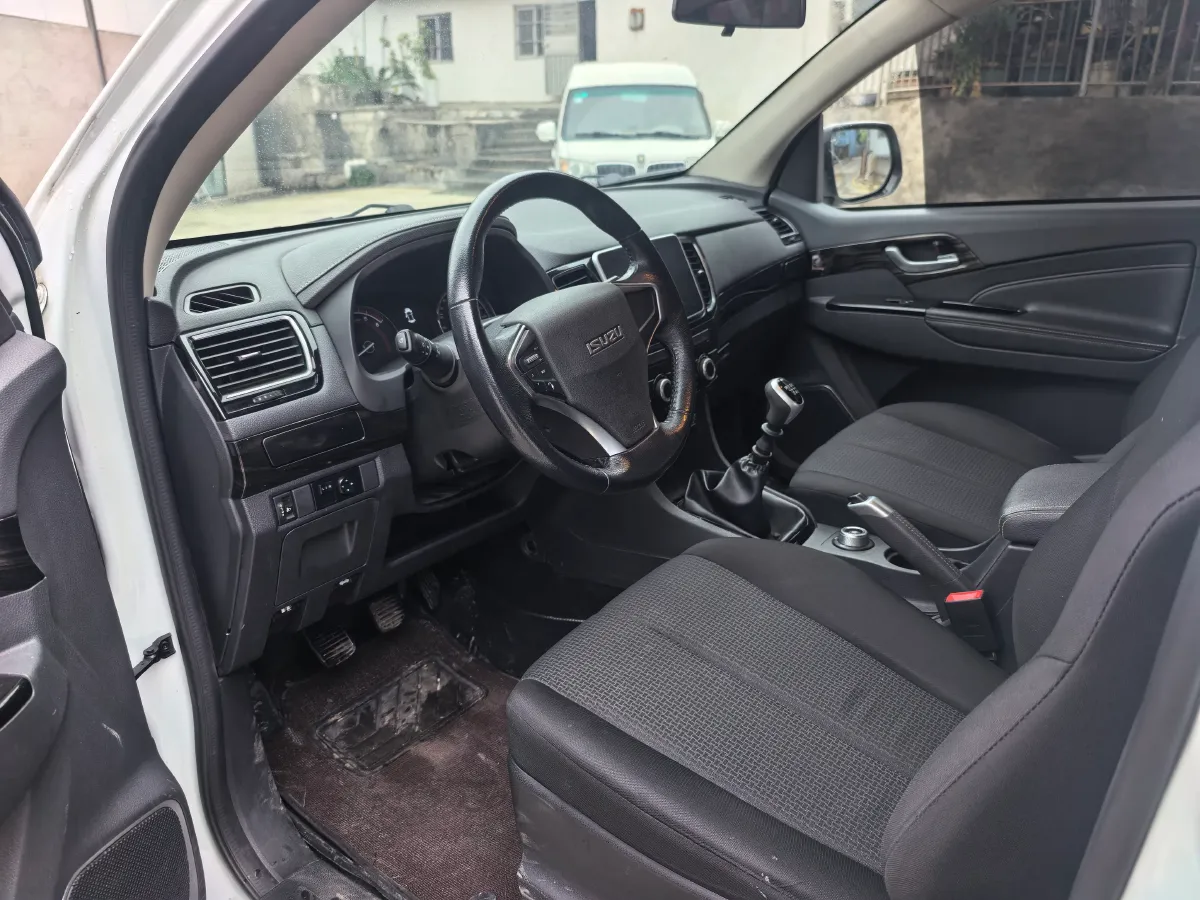 2020 Isuzu LingTuo 2.5T 150HP L4 6MT,autocango,china used car exporter,china ev exporter,chinese used car exporter,chinese used ev exporter