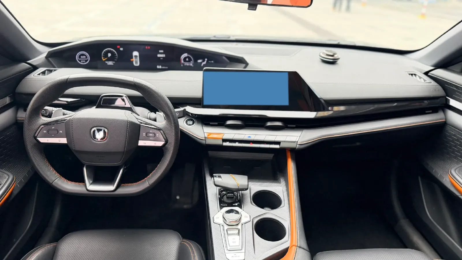 2022 ChangAn UNI-V 1.5T 188HP L4 7DCT,autocango,china used car exporter,china ev exporter,chinese used car exporter,chinese used ev exporter