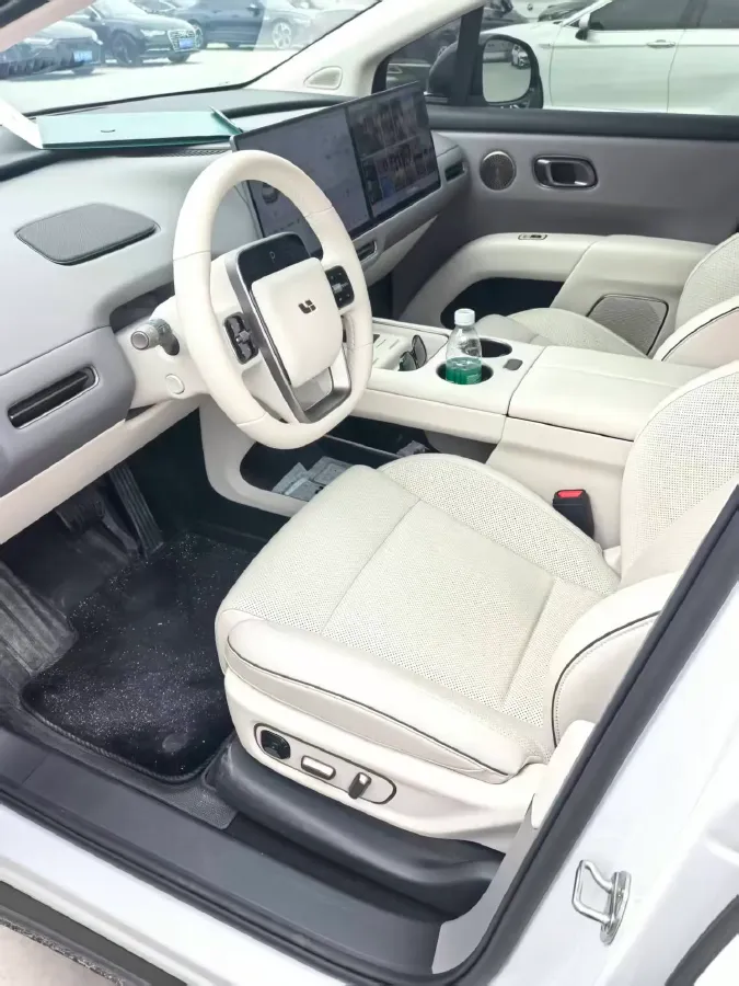 2025 Li i8 BEV,autocango,china used car exporter,china ev exporter,chinese used car exporter,chinese used ev exporter