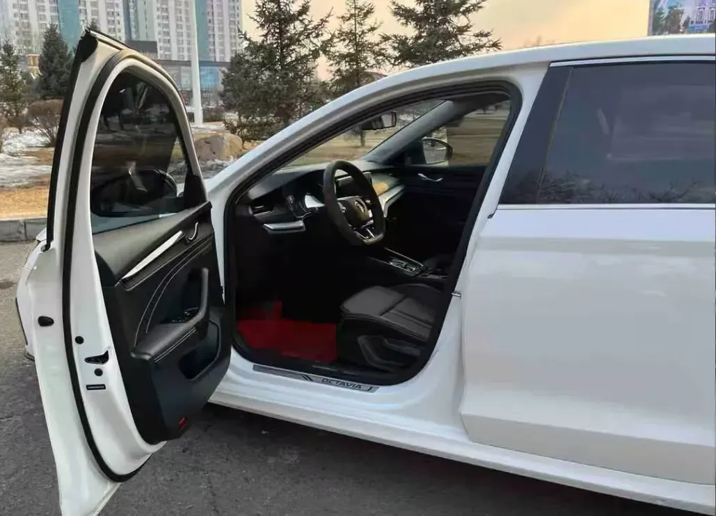 2021 Skoda Octavia 1.4T 150HP L4 7DCT,autocango,china used car exporter,china ev exporter,chinese used car exporter,chinese used ev exporter