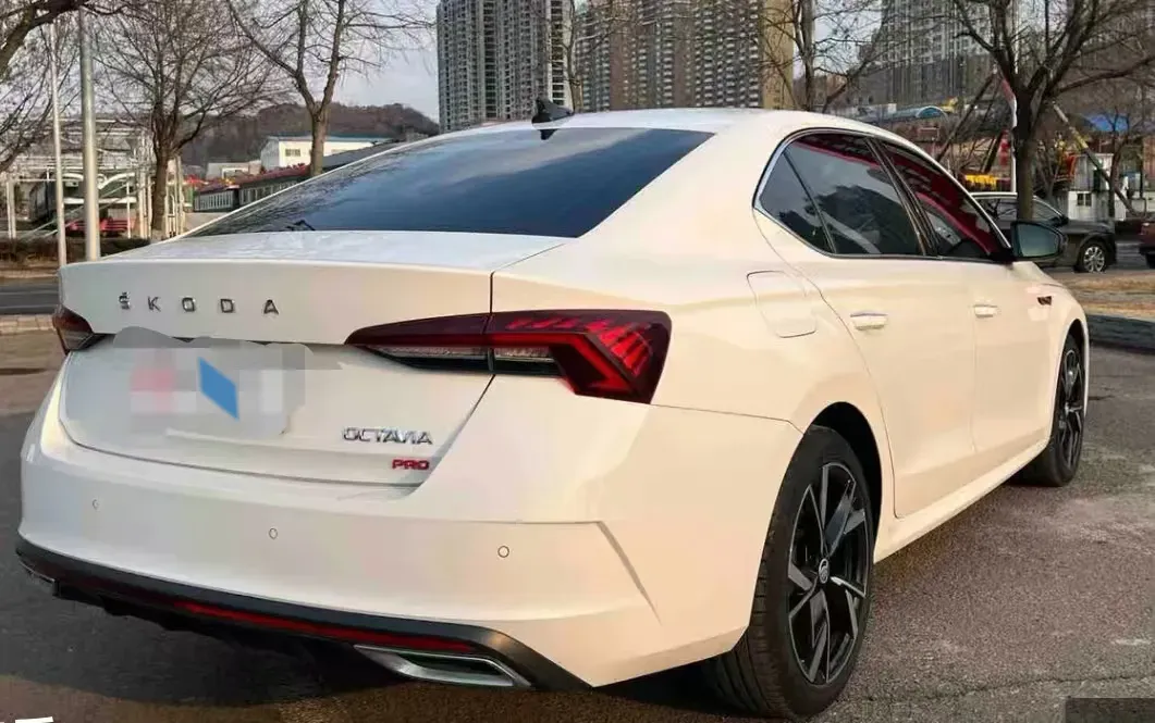 2021 Skoda Octavia 1.4T 150HP L4 7DCT,autocango,china used car exporter,china ev exporter,chinese used car exporter,chinese used ev exporter