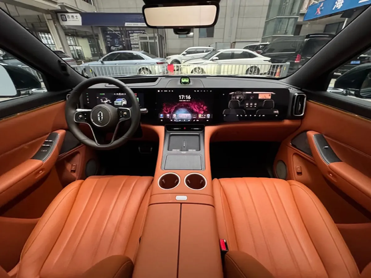 2025 AITO AITO M8 REEV 160HP REEV 53.4KWH,autocango,china used car exporter,china ev exporter,chinese used car exporter,chinese used ev exporter