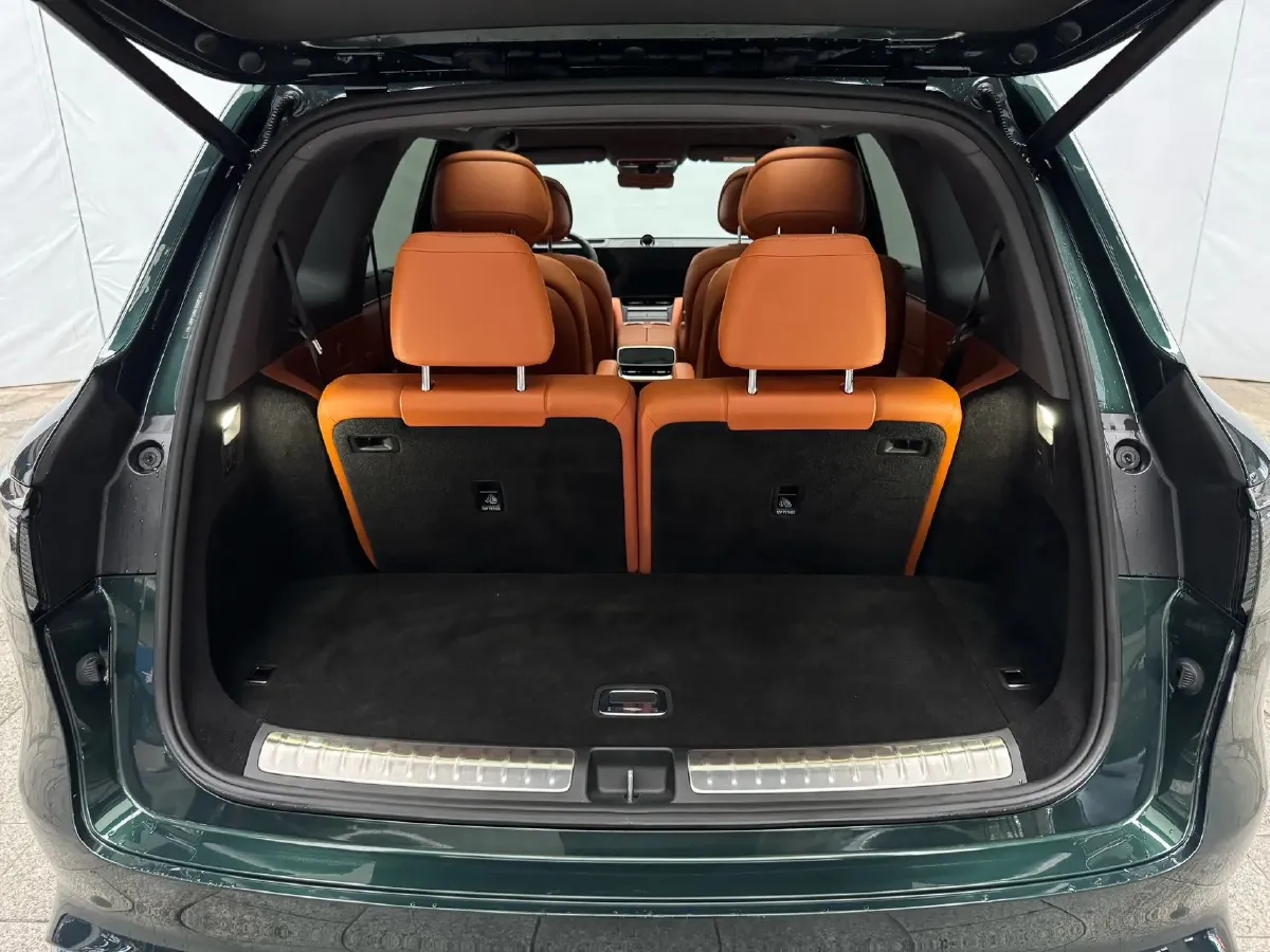 2025 AITO AITO M8 REEV 160HP REEV 53.4KWH,autocango,china used car exporter,china ev exporter,chinese used car exporter,chinese used ev exporter