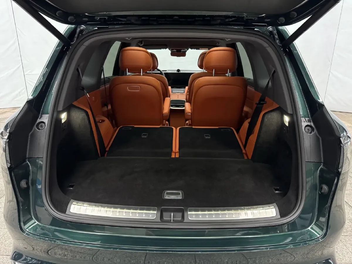 2025 AITO AITO M8 REEV 160HP REEV 53.4KWH,autocango,china used car exporter,china ev exporter,chinese used car exporter,chinese used ev exporter