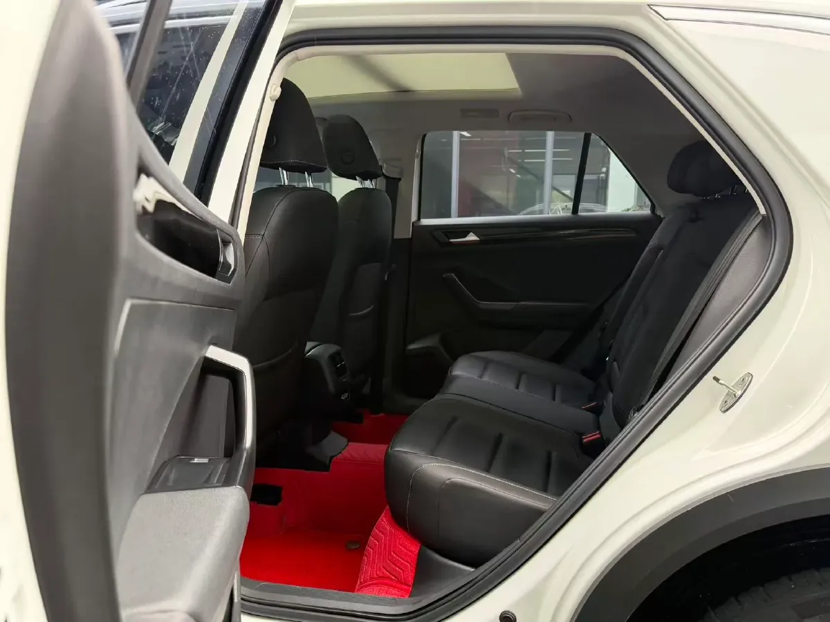 2021 Volkswagen T-Roc 1.4T 150HP L4 7DCT,autocango,china used car exporter,china ev exporter,chinese used car exporter,chinese used ev exporter