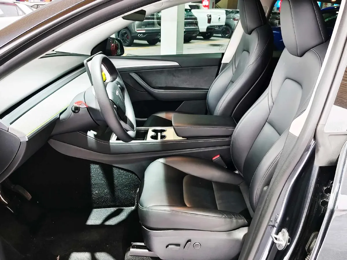 2024 Tesla Model Y BEV 78.4KWH,autocango,china used car exporter,china ev exporter,chinese used car exporter,chinese used ev exporter