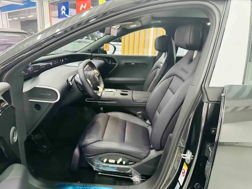 2026 Avatr 07 BEV,autocango,china used car exporter,china ev exporter,chinese used car exporter,chinese used ev exporter