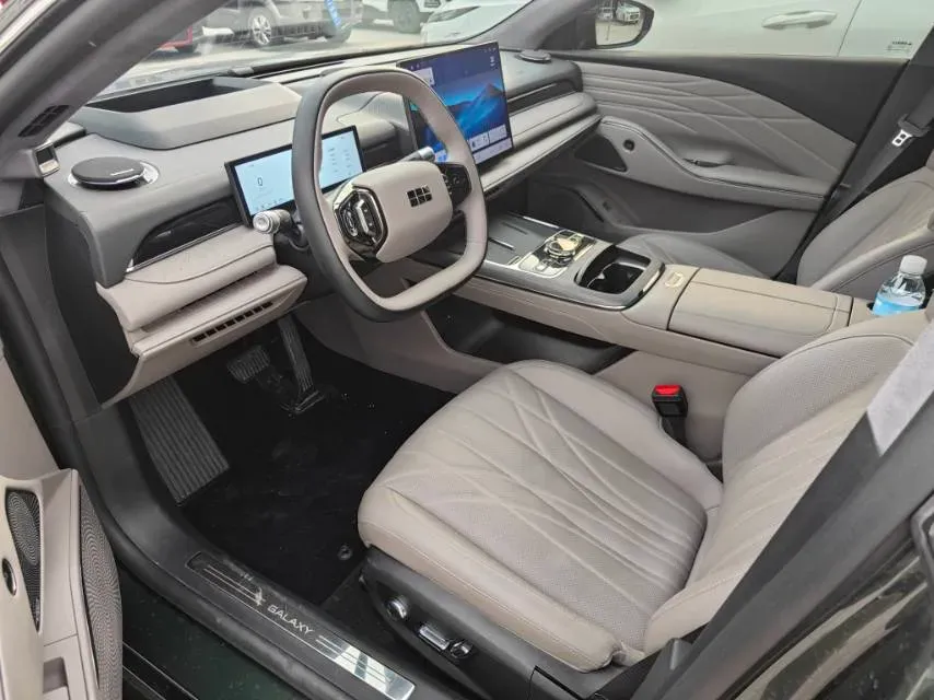 2025 Geely Galaxy Starshine 8 1.5T 163HP L4 3DHT PHEV 27.69KWH,autocango,china used car exporter,china ev exporter,chinese used car exporter,chinese used ev exporter