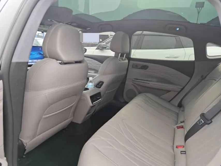 2025 Geely Galaxy Starshine 8 1.5T 163HP L4 3DHT PHEV 27.69KWH,autocango,china used car exporter,china ev exporter,chinese used car exporter,chinese used ev exporter