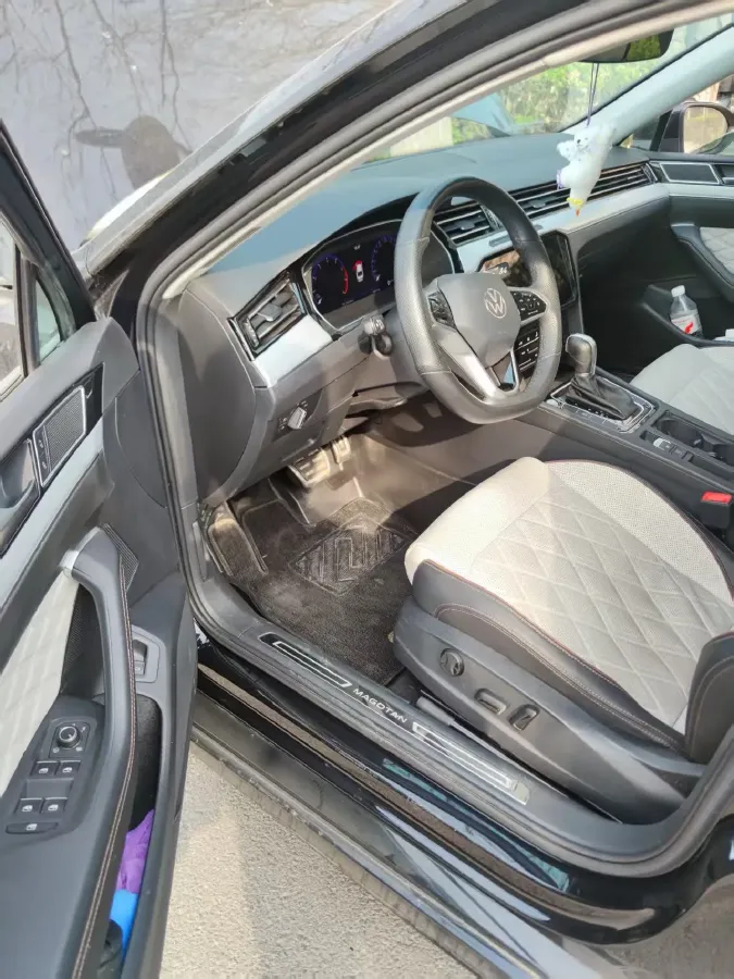 2023 Volkswagen Magotan 2.0T 186HP L4 7DCT,autocango,china used car exporter,china ev exporter,chinese used car exporter,chinese used ev exporter