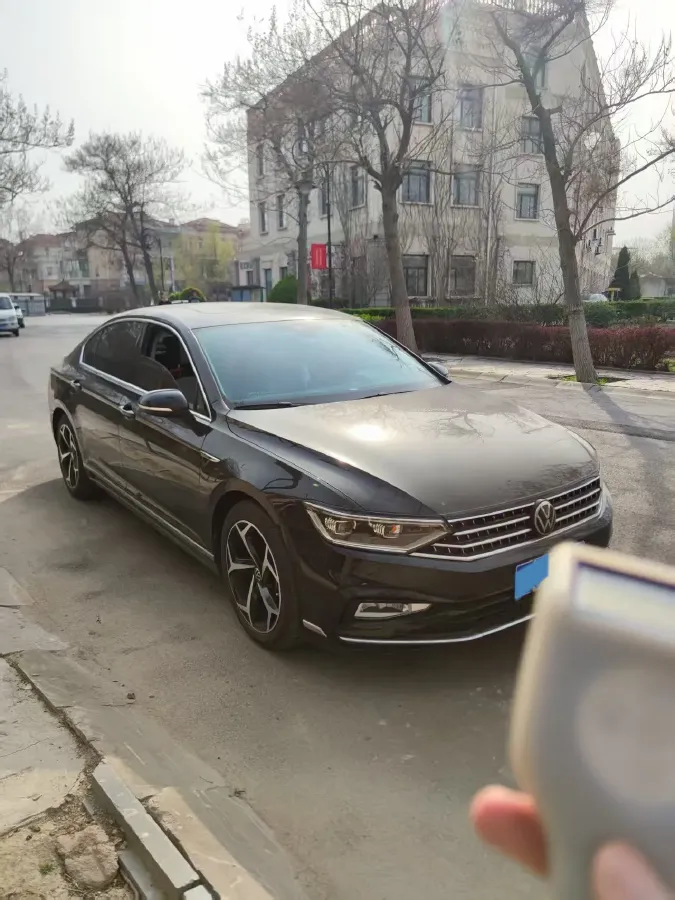 2023 Volkswagen Magotan 2.0T 186HP L4 7DCT,autocango,china used car exporter,china ev exporter,chinese used car exporter,chinese used ev exporter