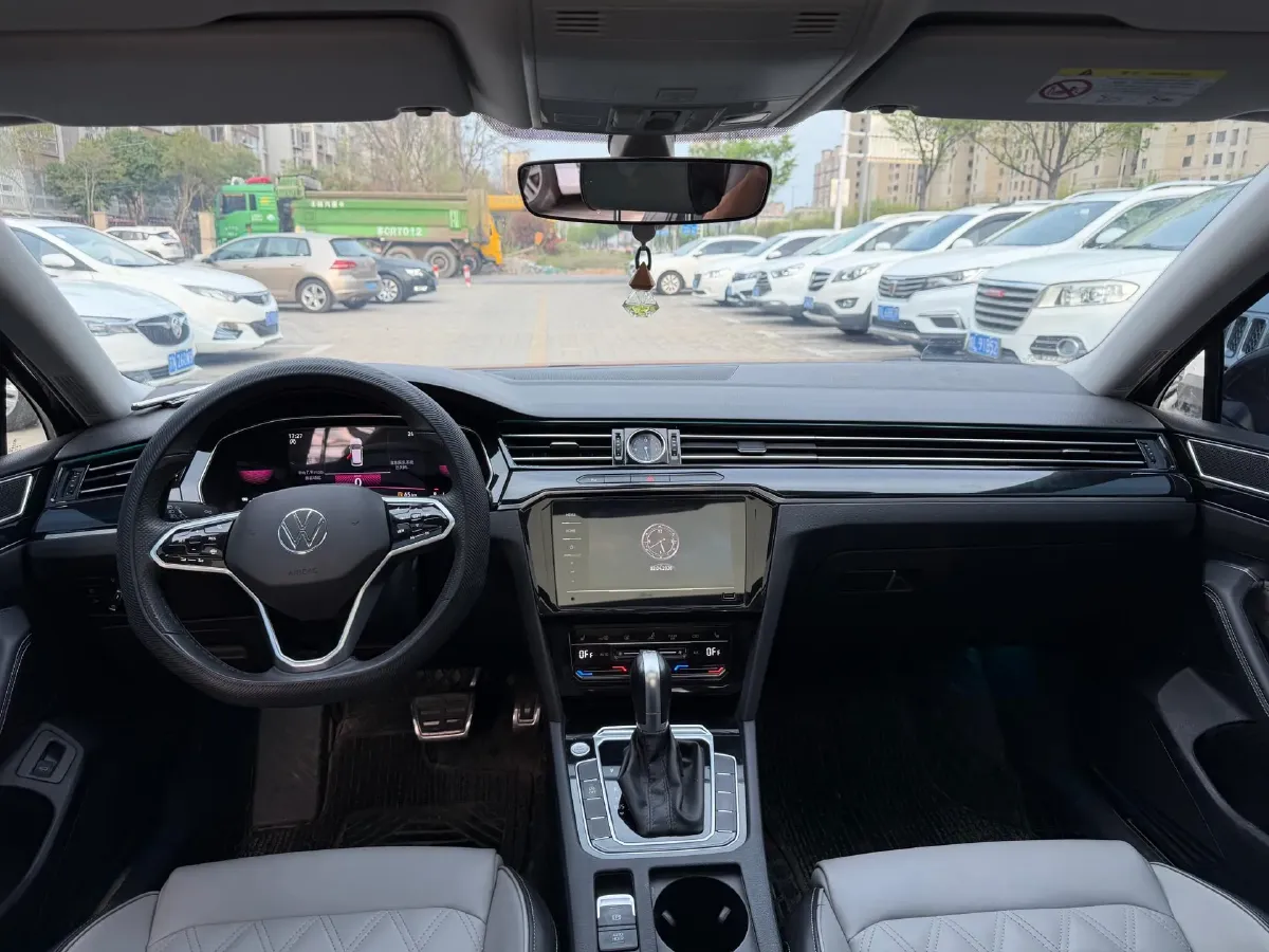 2023 Volkswagen Magotan 2.0T 186HP L4 7DCT,autocango,china used car exporter,china ev exporter,chinese used car exporter,chinese used ev exporter