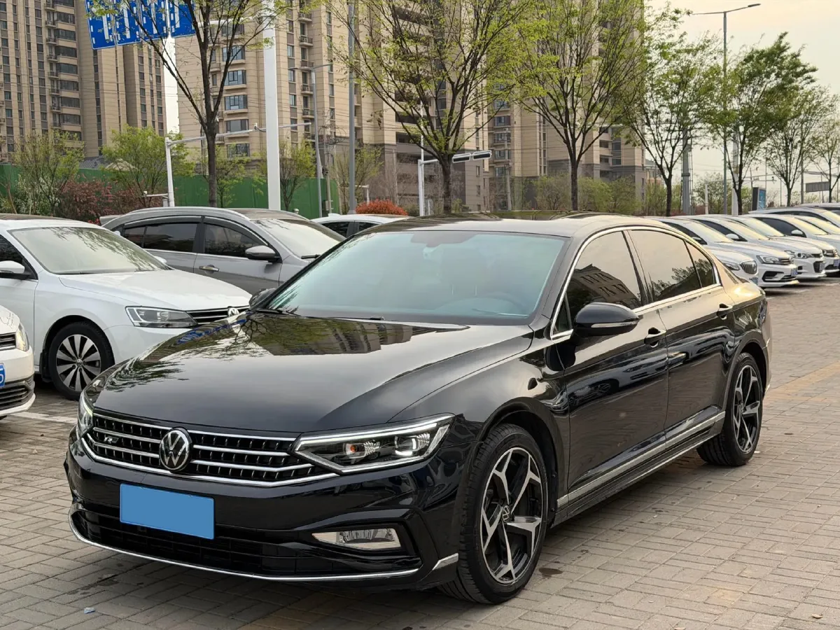 2023 Volkswagen Magotan 2.0T 186HP L4 7DCT,autocango,china used car exporter,china ev exporter,chinese used car exporter,chinese used ev exporter