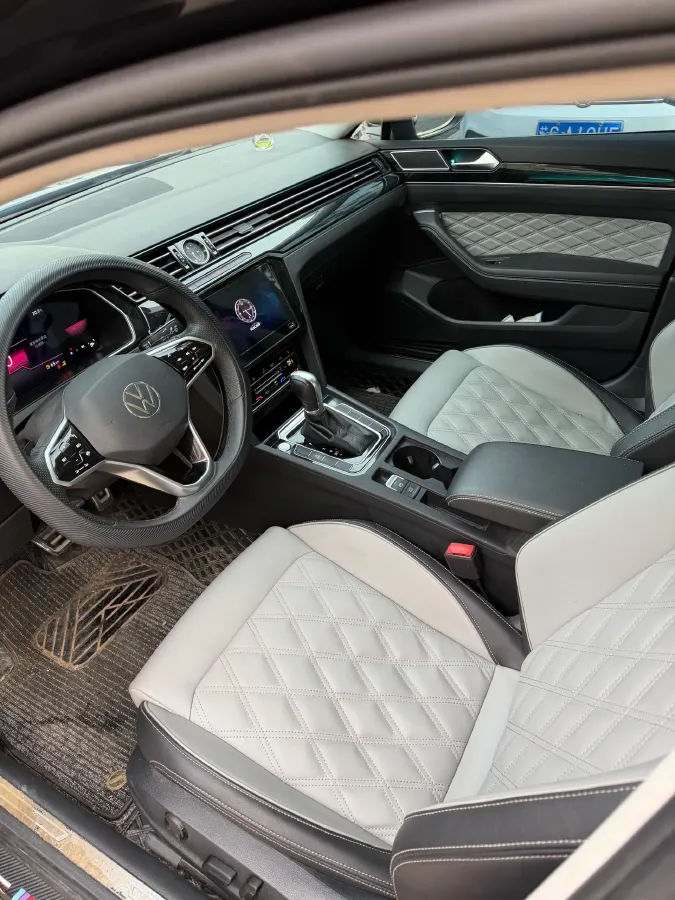 2023 Volkswagen Magotan 2.0T 186HP L4 7DCT,autocango,china used car exporter,china ev exporter,chinese used car exporter,chinese used ev exporter